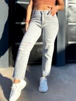 JEAN MOM RIGIDO GREY CON ROTURAS LASER. - Imagen 4