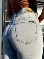 JEAN MOM RIGIDO GREY CON ROTURAS LASER. - Imagen 7