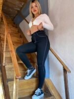 JEAN ELASTIZADO NEGRO CON TAPA EN EL BOLSILLO TRASERO Y ADELANTE CON COSTURA BLANCO - Imagen 6
