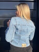 CAMPERA ELASTIZADA CELESTE CON ROTURAS LASER - Imagen 6