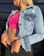 CAMPERA ELASTIZADA CELESTE CON ROTURAS LASER - Imagen 3