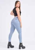 JEANS CLASICO RE- ELASTIZADO CELESTE CLARO  CON BIGOTES LASER - Imagen 8