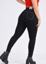 JEAN CLASICO NEGRO CON COSTURA BLANCO - Imagen 2