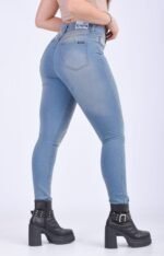 JEAN CLASICO CELESTE MATIZADO CON BIGOTES LASER - Imagen 2