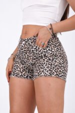 SHORT RÍGIDO ANIMAL PRINT - Imagen 3