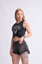 SHORTS RÍGIDO GRIS CON FLECOS PLAYERO - Imagen 3