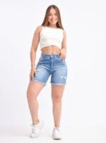 Bermuda Rígida Celeste con Roturas Laser - Imagen 4