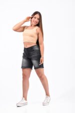 Bermuda Rígida Negro Localizado Ruedo Desilachado - Imagen 3