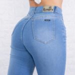 JEAN WIDE ELASTIZADO CELESTE CLARO CON BIGOTES LASER - Imagen 10