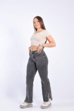 JEAN WIDE ELASTIZADO GRIS CON AVERTURA EN LA BOTA - Imagen 4