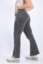 JEAN WIDE ELASTIZADO GRIS CON AVERTURA EN LA BOTA - Imagen 6