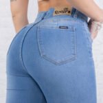 JEAN OXFORD ELASTIZADO CELESTE CON BIGOTES LASER - Imagen 7