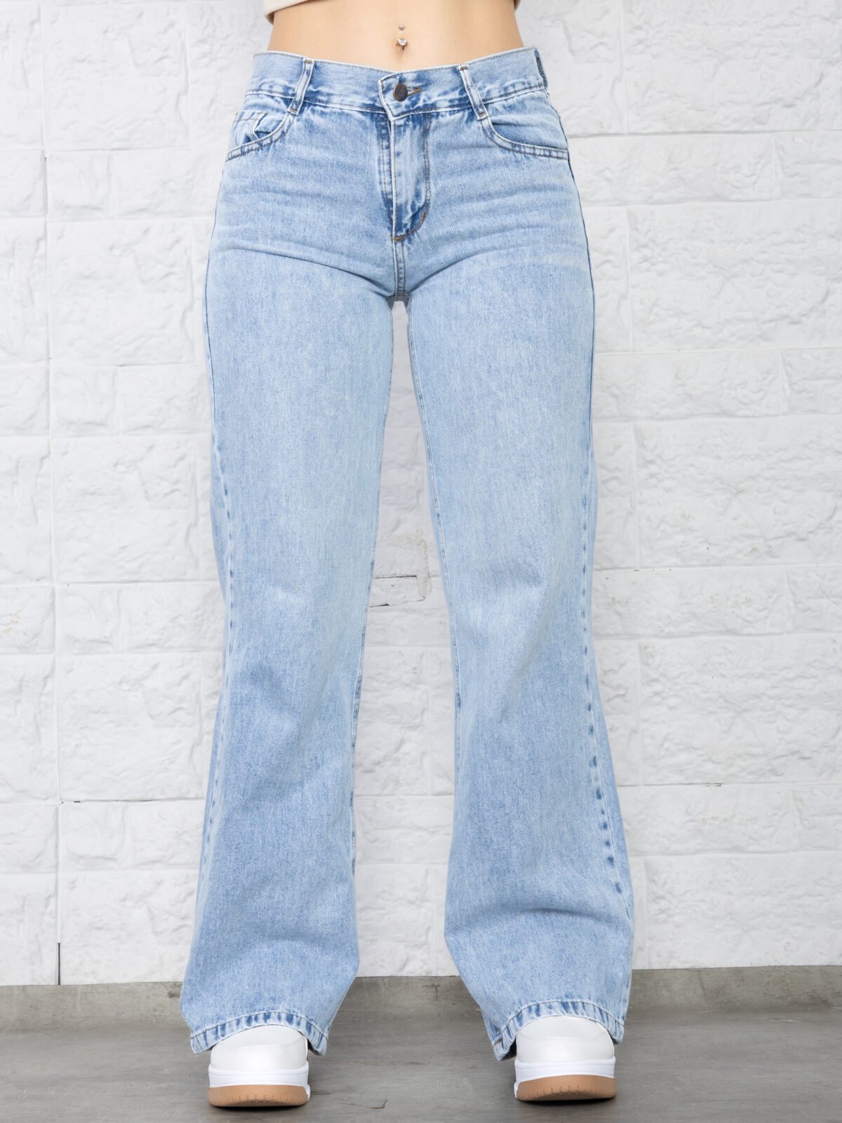 1003149434 JEAN WIDE RIGIDO CELESTE TIRO MEDIO BAJO - Imagen 1