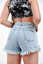 SHORT RÍGIDO CON FLECOS CELESTE CLARO PLAYERO - Imagen 2