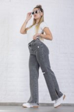 JEAN WIDE ELASTIZADO GRIS CON AVERTURA EN LA BOTA - Imagen 4