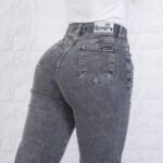 JEAN WIDE ELASTIZADO GRIS CON AVERTURA EN LA BOTA - Imagen 8