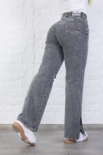 JEAN WIDE ELASTIZADO GRIS CON AVERTURA EN LA BOTA - Imagen 2